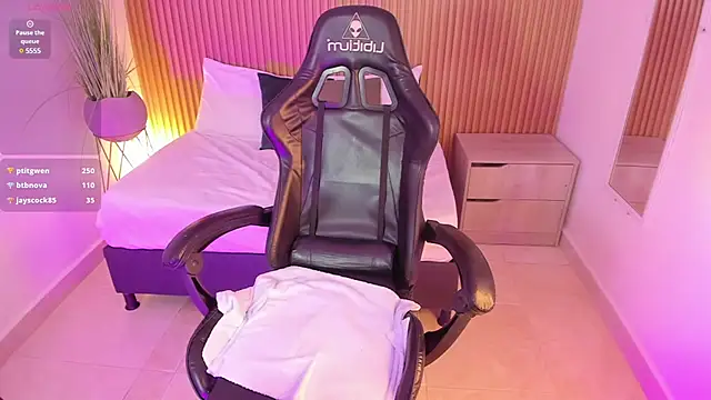 Snapshot of irantzu_hank chatting on 02.06.25 irantzu hank online show from 02.06.25