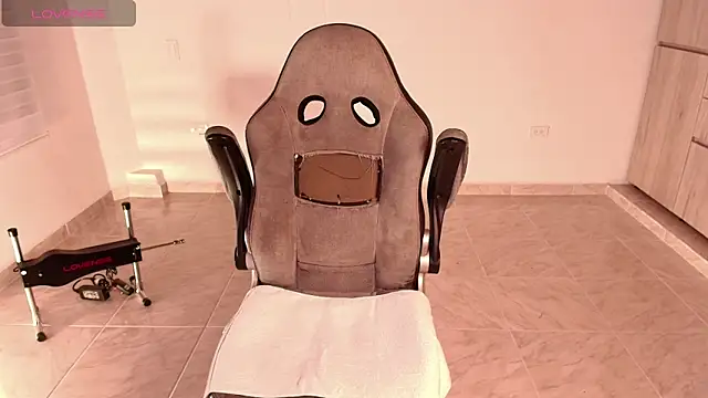 Snapshot of irantzu_hank chatting on 09.24.25 irantzu hank online show from 09.24.25