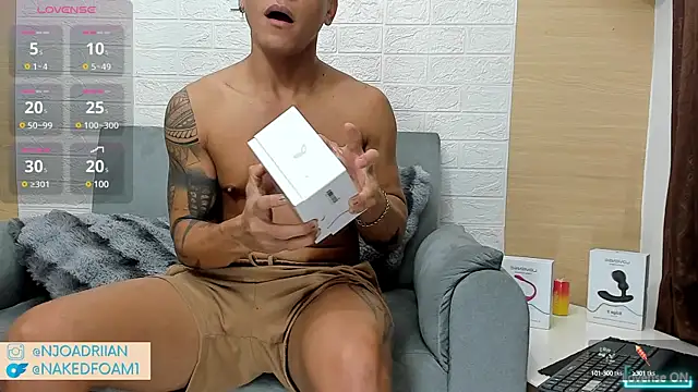 Snapshot of nakedfoam1 chatting on 02.28.25 nakedfoam1 online show from 02.28.25