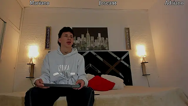 Snapshot of nakedfoam1 chatting on 09.09.25 nakedfoam1 online show from 09.09.25