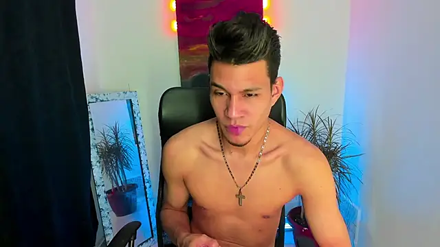 Snapshot of dirtyboy_23 chatting on 10.08.25 dirtyboy 23 online show from 10.08.25