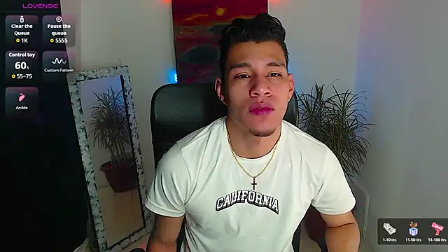 Snapshot of dirtyboy_23 chatting on 11.25.25 dirtyboy 23 online show from 11.25.25