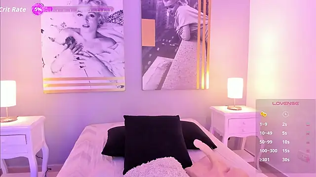 Snapshot of MeghanBurn chatting on 10.19.25 MeghanBurn online show from 10.19.25