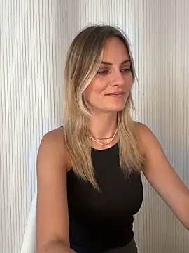Snapshot of Milla__one chatting on 06.08.26 Milla one online show from 06.08.26