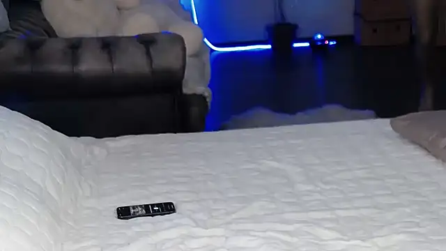 Denny Brenda online show from 09.27.25