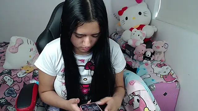 Snapshot of kayla_k18 chatting on 06.05.26 kayla k18 online show from 06.05.26