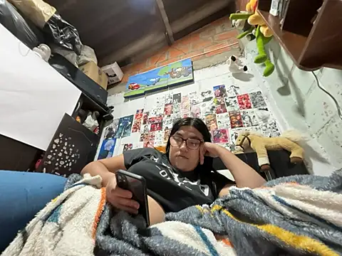 Snapshot of dafne19_ chatting on 06.22.26 dafne19 online show from 06.22.26