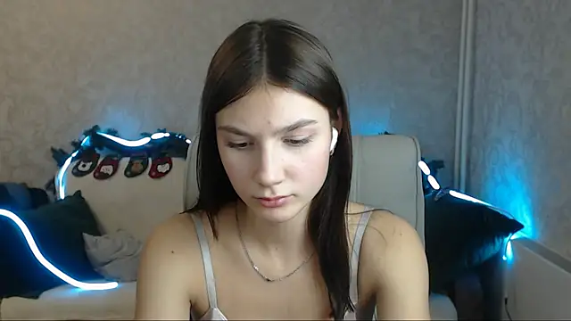 AnaHoney online show from 12.18.24