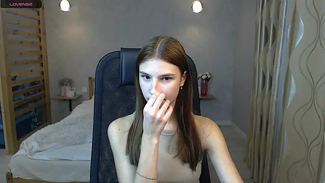 AnaHoney online show from 10.02.25