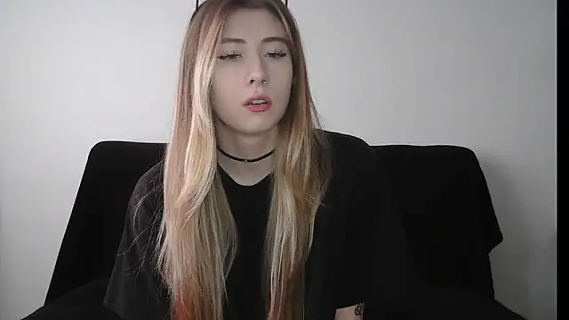 ErikaShyy online show from 10.03.25