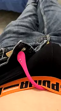 geilehecke1 online show from 12.19.24