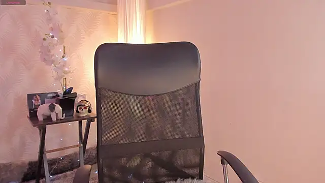 Snapshot of CyntiaAdams chatting on 02.07.25 CyntiaAdams online show from 02.07.25