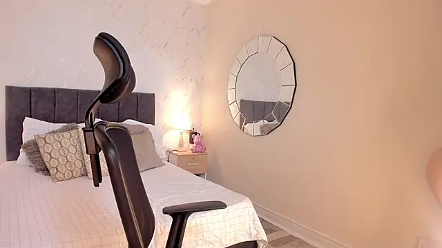 Snapshot of CyntiaAdams chatting on 09.11.25 CyntiaAdams online show from 09.11.25