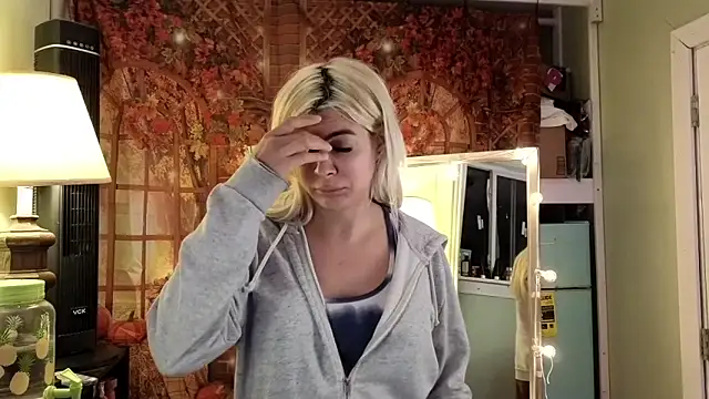 Snapshot of cunty_tranny_lydia chatting on 12.12.24 cunty tranny lydia online show from 12.12.24