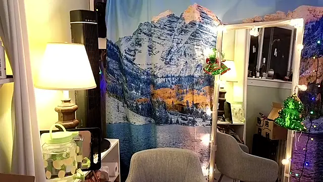 Snapshot of cunty_tranny_lydia chatting on 12.17.24 cunty tranny lydia online show from 12.17.24