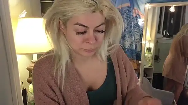 Snapshot of cunty_tranny_lydia chatting on 03.12.25 cunty tranny lydia online show from 03.12.25