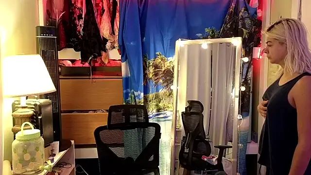 Snapshot of cunty_tranny_lydia chatting on 10.01.25 cunty tranny lydia online show from 10.01.25