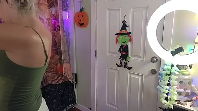 Snapshot of cunty_tranny_lydia chatting on 10.11.25 cunty tranny lydia online show from 10.11.25