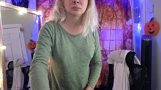 Snapshot of cunty_tranny_lydia chatting on 11.11.25 cunty tranny lydia online show from 11.11.25