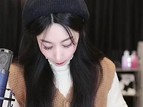 Nuyoah-77 online show from 02.05.25