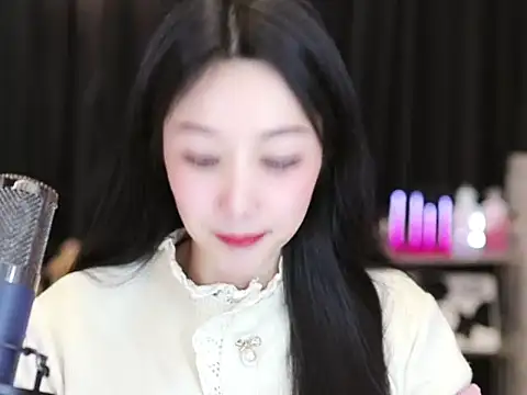 Nuyoah-77 online show from 02.12.25