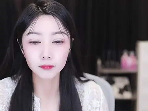 Nuyoah-77 online show from 10.11.25