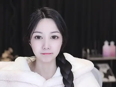 Nuyoah-77 online show from 02.12.26