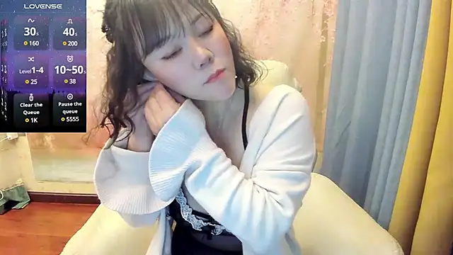 Pennyee online show from 03.15.25