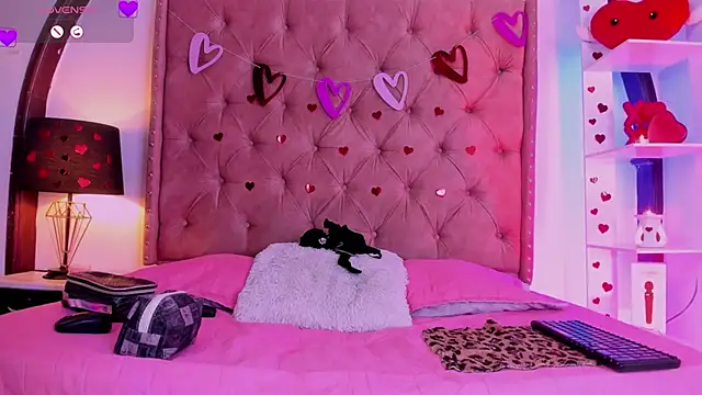 Snapshot of LadyAvalon chatting on 02.16.25 LadyAvalon online show from 02.16.25