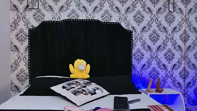 SaaraBrown online show from 09.24.25