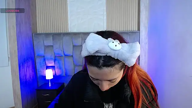 Mia Rinn online show from 10.15.25