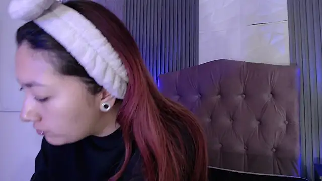 Mia Rinn online show from 11.05.25