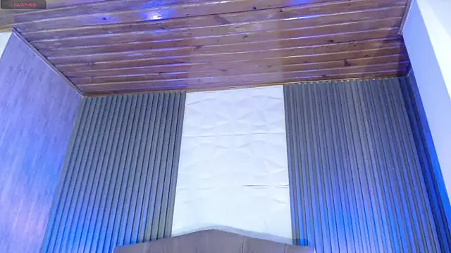 Mia Rinn online show from 12.13.25