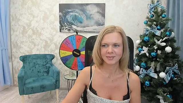 Snapshot of AgathaKlouin chatting on 12.25.24 AgathaKlouin online show from 12.25.24