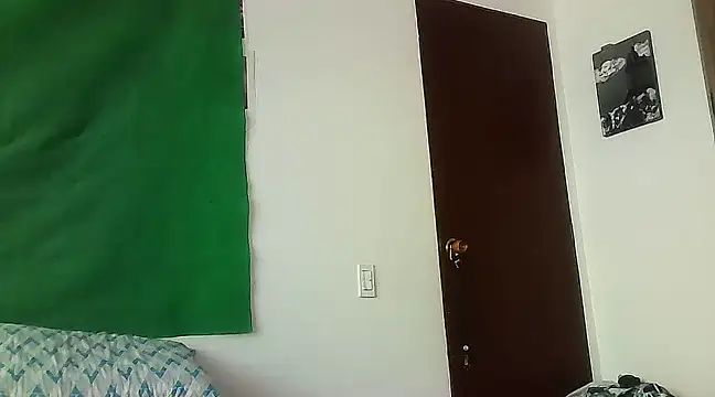 Snapshot of Scarlett_Knox_69 chatting on 12.15.24 Scarlett Knox 69 online show from 12.15.24