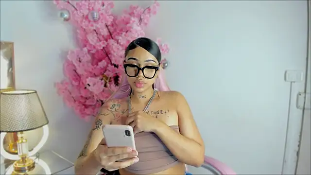 Snapshot of Mia_Jansen chatting on 12.03.24 Mia Jansen online show from 12.03.24