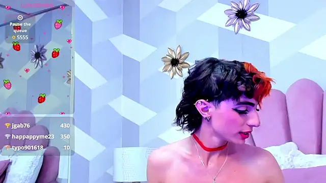 Snapshot of KylieMonnett chatting on 01.24.25 KylieMonnett online show from 01.24.25