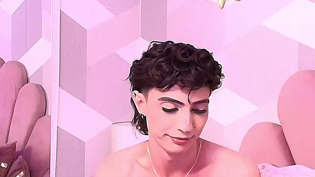 Snapshot of KylieMonnett chatting on 11.14.25 KylieMonnett online show from 11.14.25