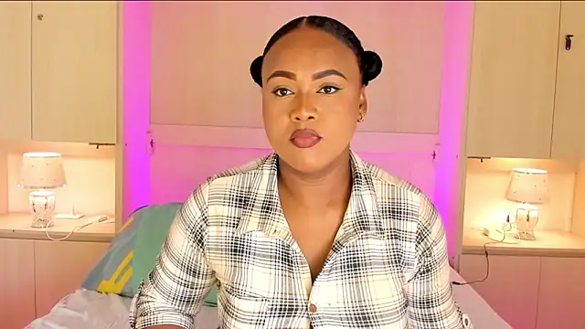 Snapshot of EmilyyStuart chatting on 02.09.26 EmilyyStuart online show from 02.09.26