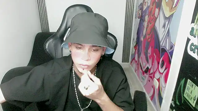 Snapshot of zacariasss_ chatting on 12.28.24 zacariasss online show from 12.28.24