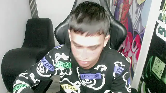 Snapshot of zacariasss_ chatting on 12.30.24 zacariasss online show from 12.30.24