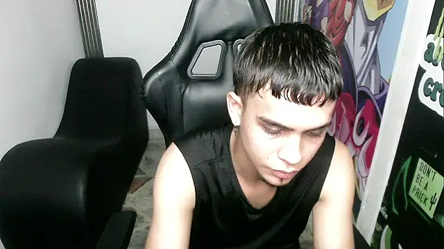 Snapshot of zacariasss_ chatting on 12.31.24 zacariasss online show from 12.31.24