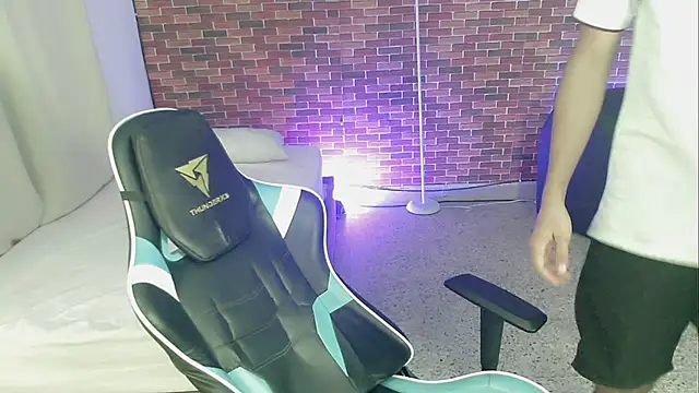 Snapshot of zacariasss_ chatting on 09.09.25 zacariasss online show from 09.09.25