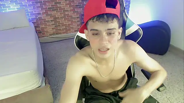 Snapshot of zacariasss_ chatting on 09.15.25 zacariasss online show from 09.15.25