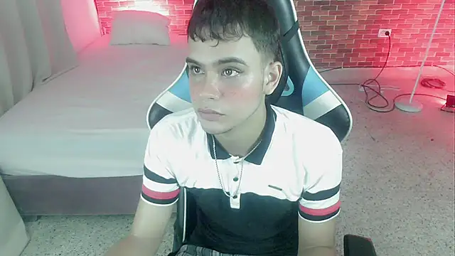 Snapshot of zacariasss_ chatting on 09.20.25 zacariasss online show from 09.20.25