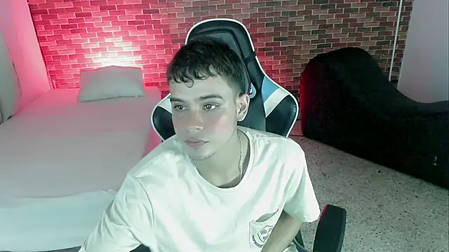 Snapshot of zacariasss_ chatting on 09.21.25 zacariasss online show from 09.21.25