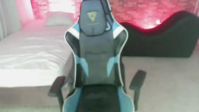 Snapshot of zacariasss_ chatting on 09.22.25 zacariasss online show from 09.22.25