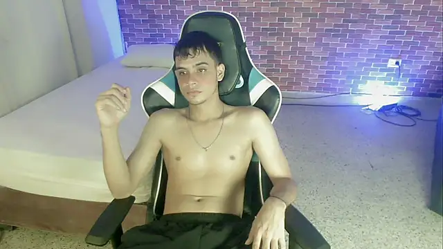 Snapshot of zacariasss_ chatting on 09.23.25 zacariasss online show from 09.23.25