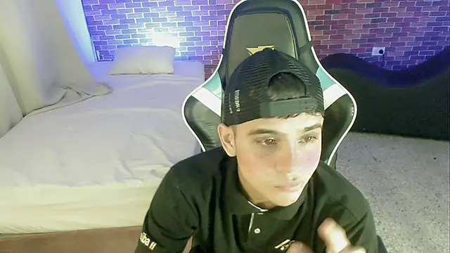 Snapshot of zacariasss_ chatting on 09.27.25 zacariasss online show from 09.27.25