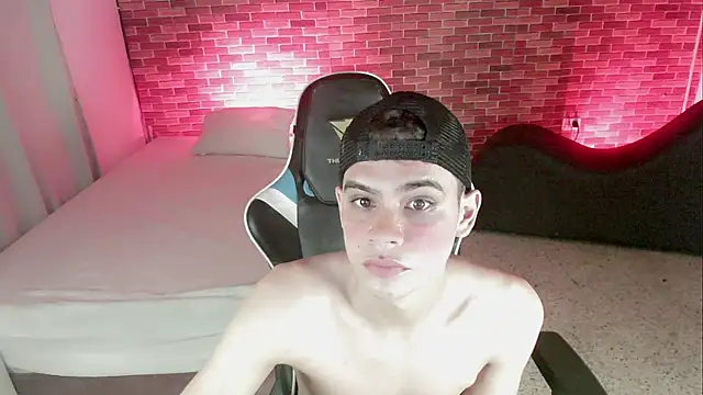 Snapshot of zacariasss_ chatting on 10.01.25 zacariasss online show from 10.01.25